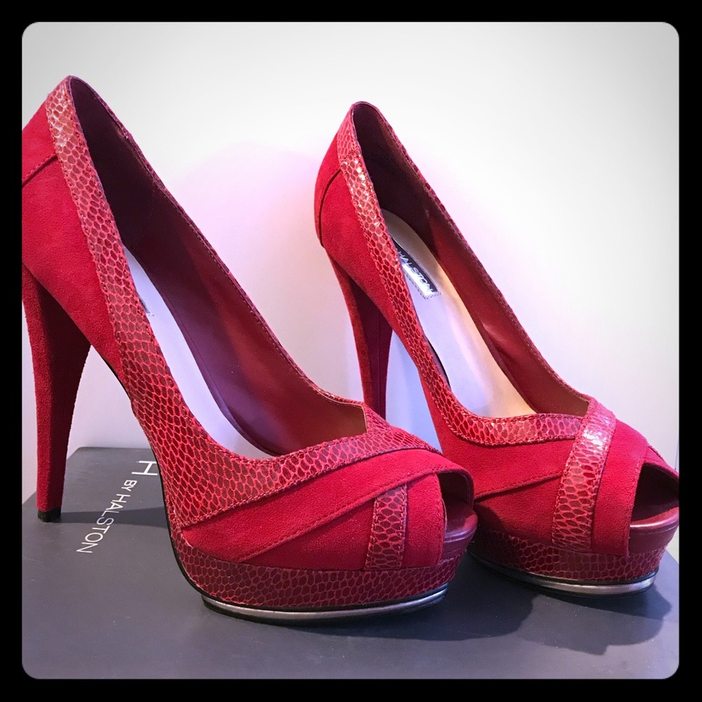 New H by Halston Brodie Pump